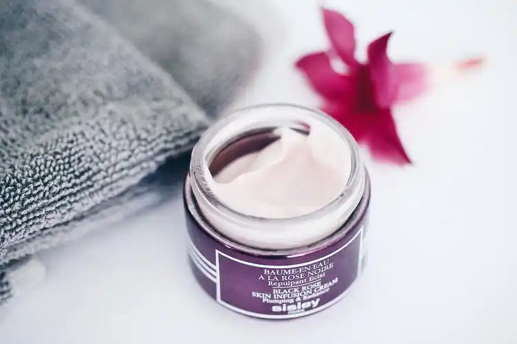 sisley 希思黎 黑玫瑰焕采精华霜 面霜 50ml装 5.7折$111.