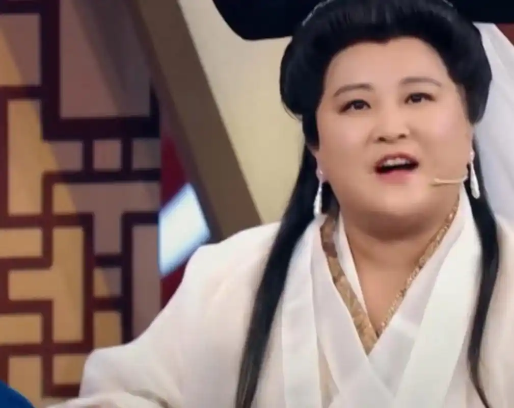 贾玲扮演的白素贞莫名的可爱