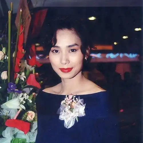 回顾邝美云两次拒绝嫁给富豪感情遭背叛后最终自己成了豪门