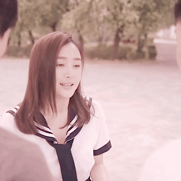 秦岚校服装你见过吗?古装女神秒变清纯校花!