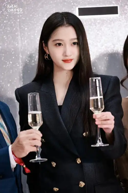 关晓彤 女霸总回国##关晓彤y2k甜心妆