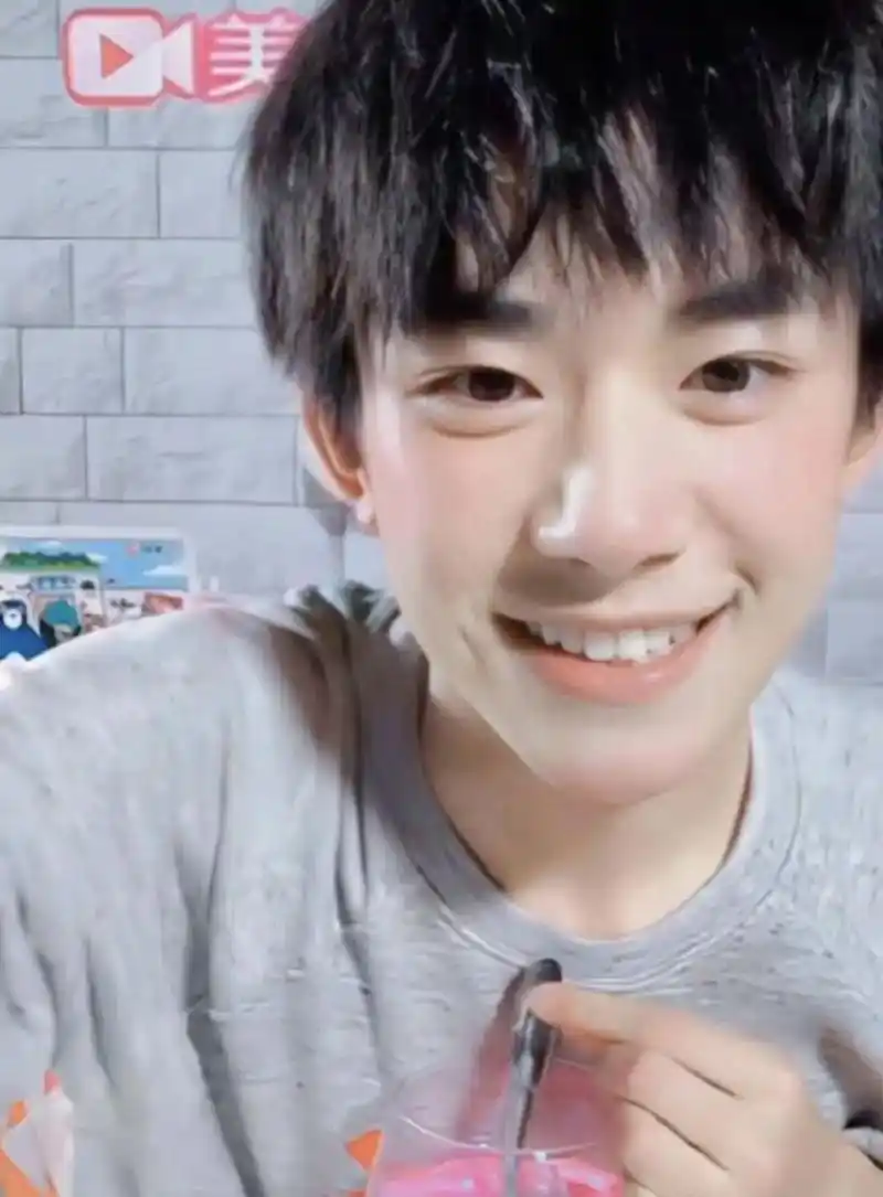 小时候的千玺真的好可爱呀,谁懂啊#易烊千玺 - 抖音