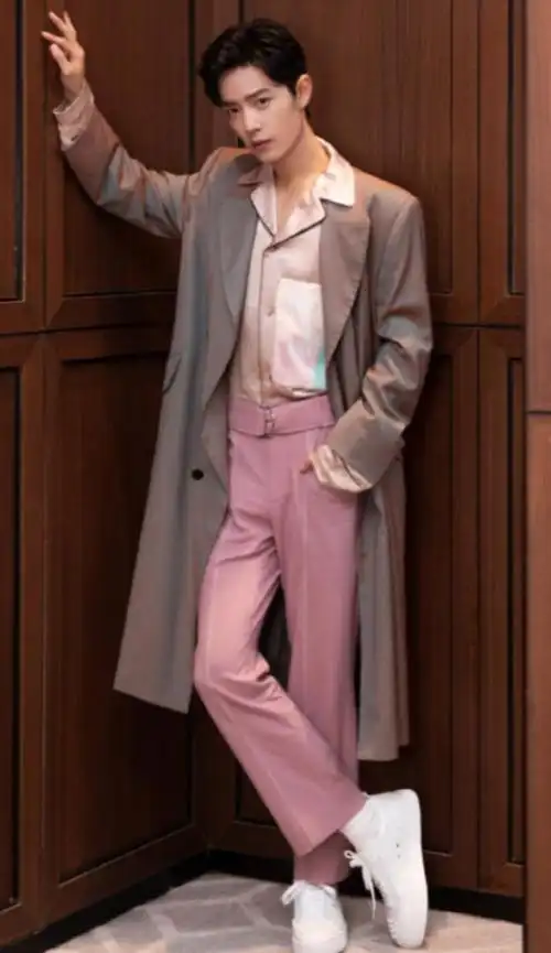 肖战穿西装展现男模身材,私服堪比时尚博主,不当穿搭博主可惜了