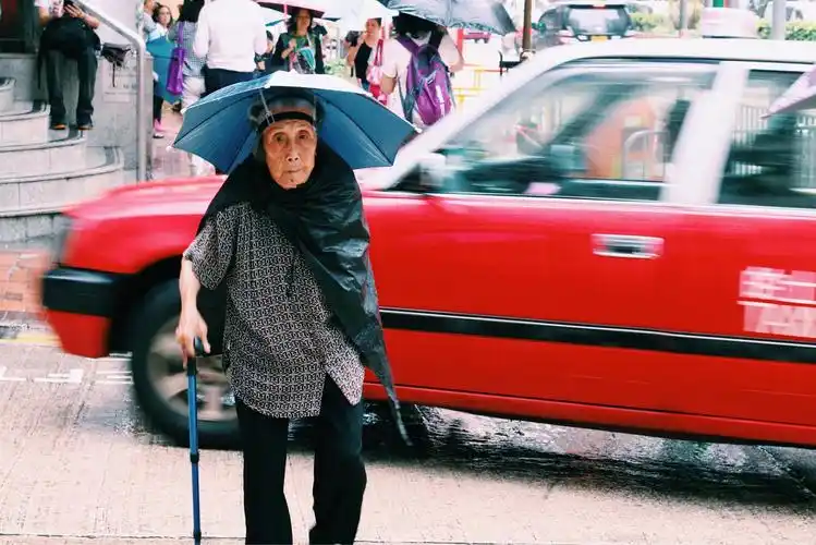 以王家卫为首的香港电影里场景现实生活中有什么故事