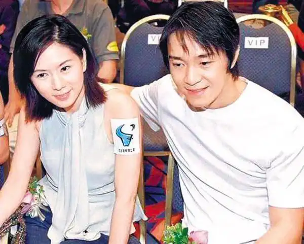 周星驰的各大绯闻女友个个貌美如花最后一个最甜