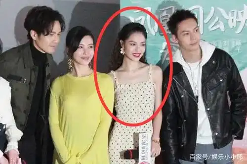 原来钟楚曦还是"合影杀手",就没见她输过,直角肩是真的绝美!