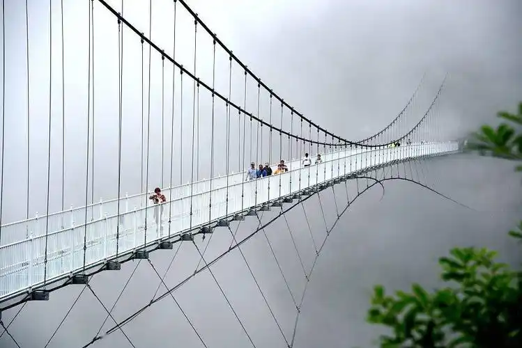 你知道吗我国玻璃栈道景观已超2000个