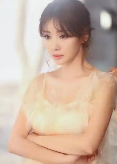 大量聊天记录被曝光,柳岩被欺负往事有预兆_报警_明星_网友