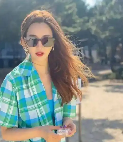 原创李易峰前女友李多海近照曝光看清她侧身后的腰李易峰眼光绝了