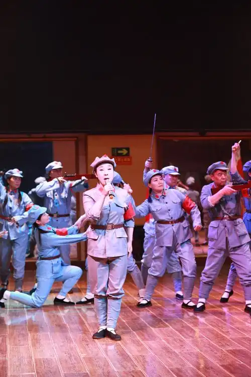 群星艺术团演出大型情景剧《红军不怕远征难》