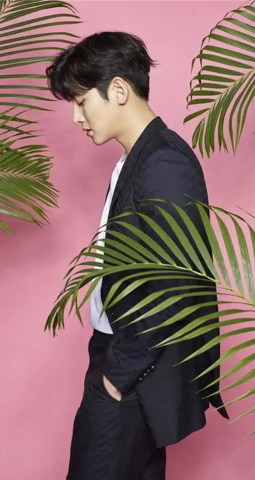 【池昌旭时尚画报写真 气质独特动人暖心】壁纸 明星 韩流 欧巴 帅哥