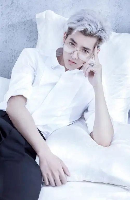 穿白衬衫好看的明星##吴亦凡[超话]