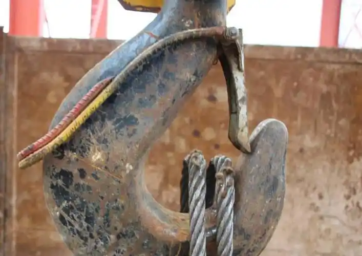 工程建设吊钩防脱钩装置