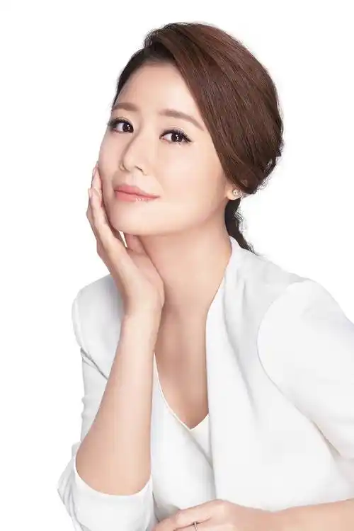 p>林心如(ruby lin),1976年1月27日出生于台湾省台北市,华语影视女