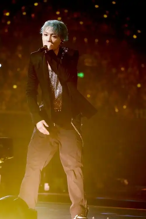 昨晚#张艺兴#南京大航海演唱会高清图来了!很开心这次又参与其中.