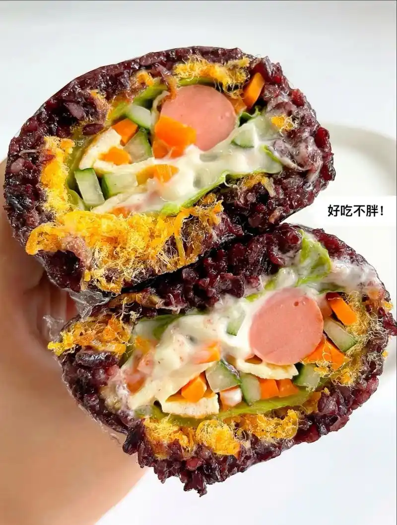 紫米肉松饭团,低脂低卡,饱腹感十足√吃到撑也不胖!