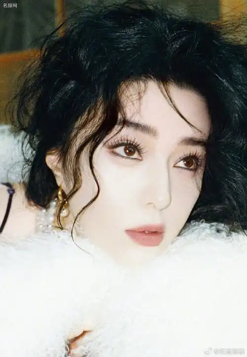 《时尚画报》八月刊范冰冰