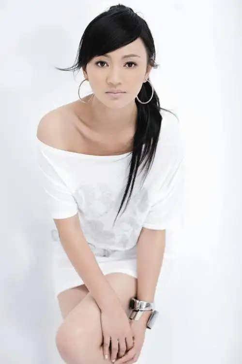 著名艺人罗海琼