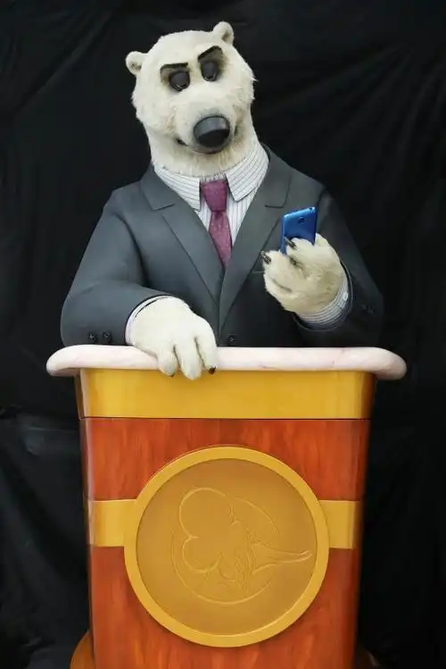 鼩鼱"教父"家族保镖北极熊▲自然主义者俱乐部店长 牦牛亚克斯去年