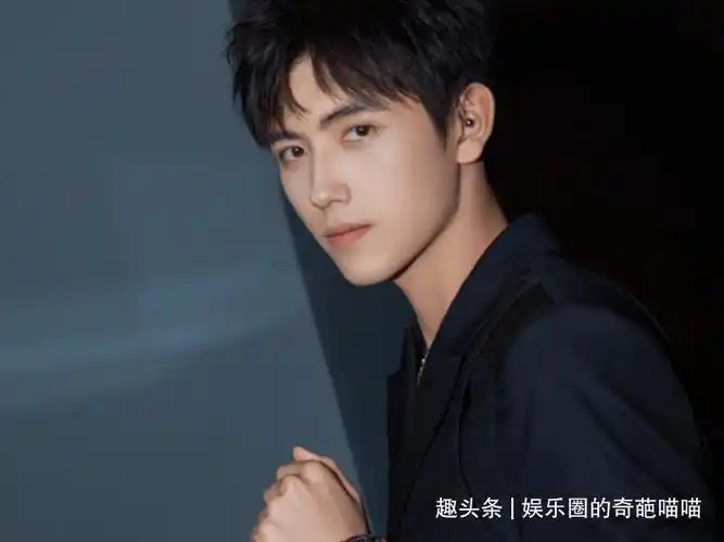 王源21岁我信,易烊千玺21岁,胡先煦21岁我信,他21岁我真不信_感觉