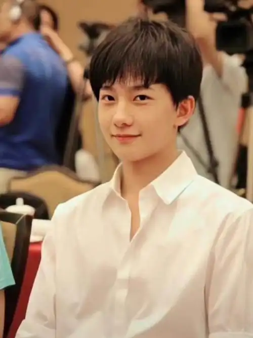 杨洋一直都是我喜欢的样子