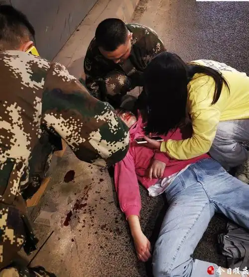 事故| 南充:满脸是血,女孩骑车在下穿隧道出事故……|车祸|刘冰|熊佳
