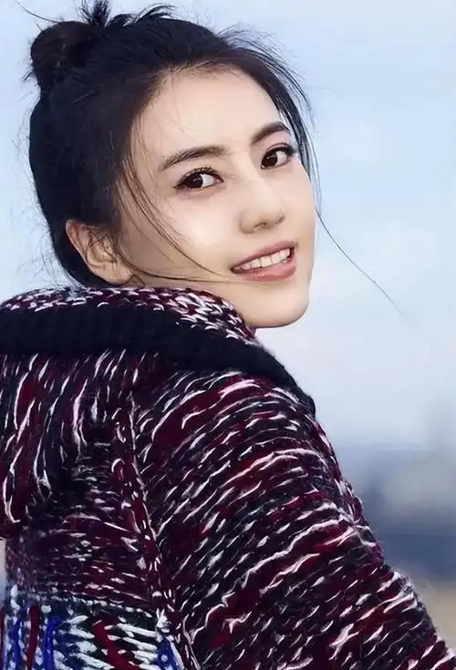 于小伟:与高圆圆分手,12年未谈恋爱,娶圈外妻子后如今