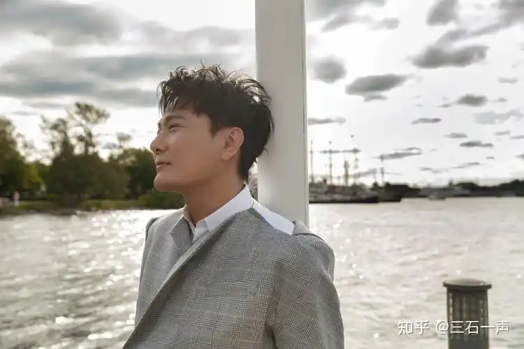 《爱就一个字》翻红后,张信哲的新专辑《就懂了》好听吗? - 知乎