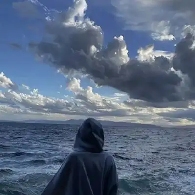 氛围感男生背影头像图片