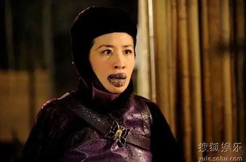 吴君如《灵灵狗》扮丑造型大曝光 香肠嘴雷人