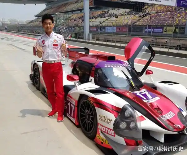 林志颖:会开赛车的男人真是潇洒帅气,简直就是不老男神!