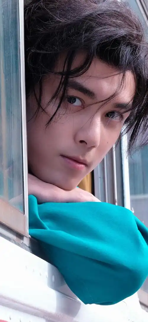 吴磊时尚潮流手机壁纸