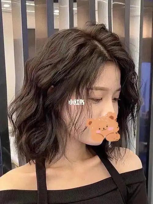 蛋蛋卷法式烫发慵赖烫发女生短发发型90适合脸型:圆脸,方脸,鹅蛋脸