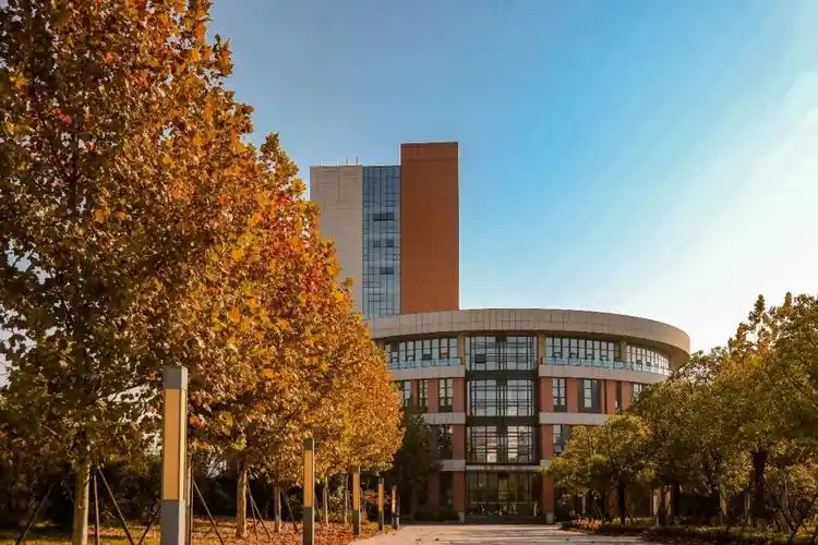 秋_南京师范大学泰州学院_零二七艺考