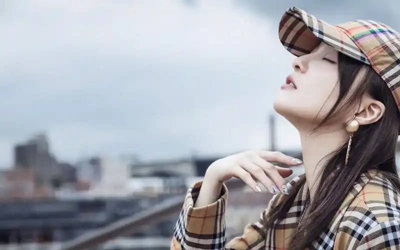 张韶涵清新时尚写真桌面壁纸