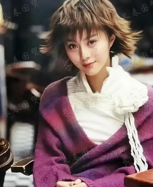 范冰冰罕见旧照曝光杀马特造型尽显青涩