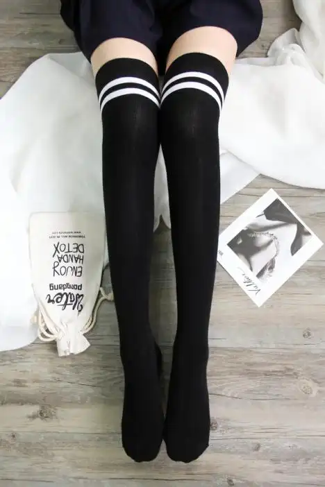 2双装新款日系学院风过膝袜棉质两条杠美腿显瘦高长筒条纹袜子女