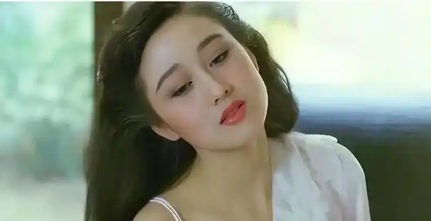 李连杰为她抛弃原配妻赌王四太视她为情敌利智到底有多美