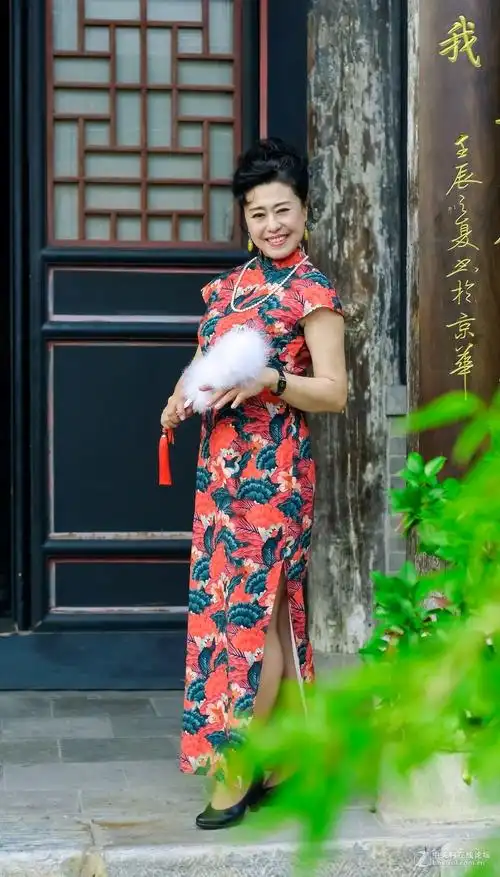 50mm镜头南阳府衙拍中老年旗袍秀