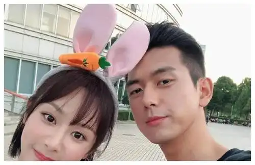 被槽带不火李现,李一桐3字巧回应,《剑王朝》高开低走谁背锅?