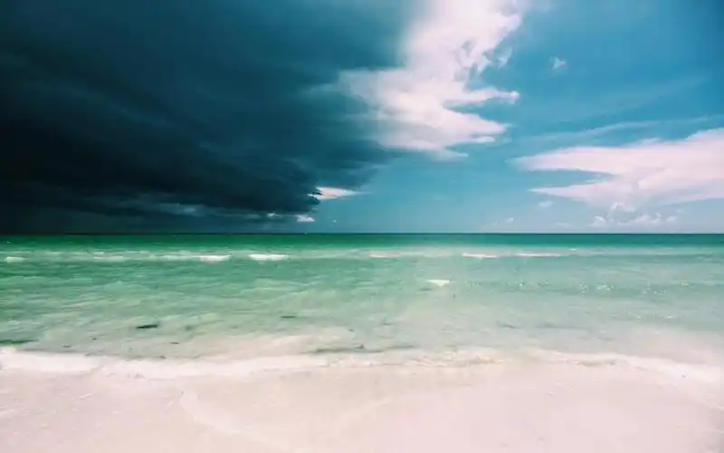 夏日清爽唯美海滩,高清壁纸,风景图片-回车桌面