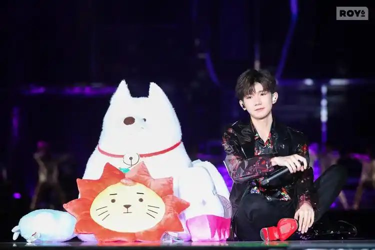 王源联手linefriends打造全新卡通形象roy6还帮它唱了主题