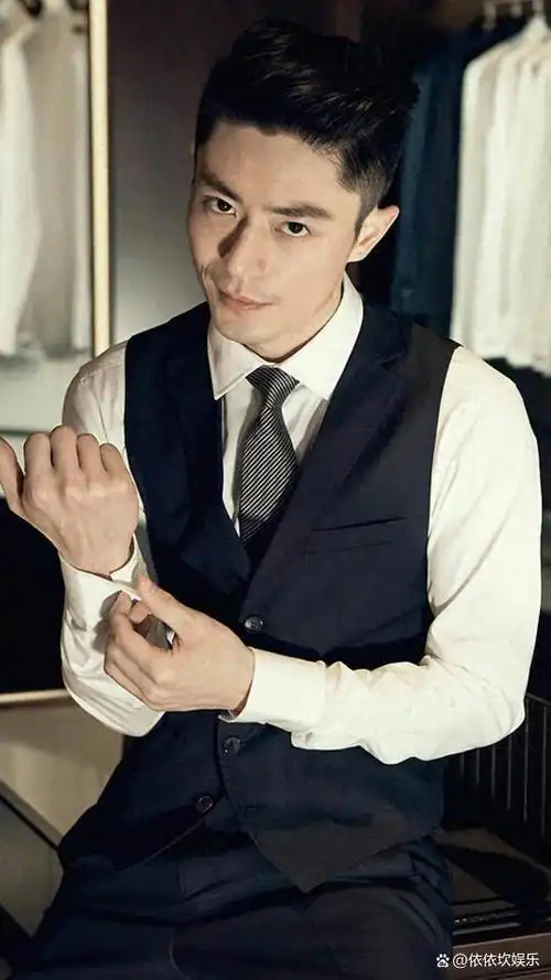 一本正经的搞笑?回看霍建华的"离谱事",网友:难怪娶了林心如