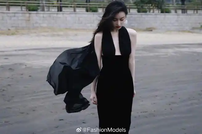 星光大赏红毯##倪妮 寒风中摇曳的黑玫瑰