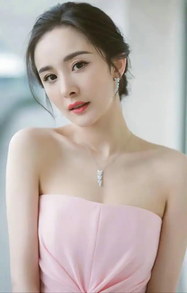 杨幂高清写真集丨精选壁纸丨无水印版_网易订阅