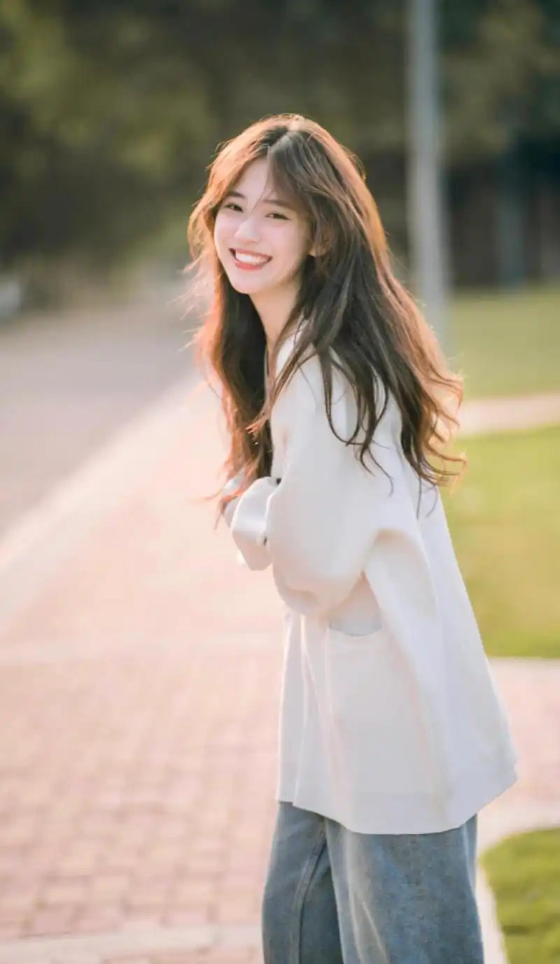 笑容灿烂的美女