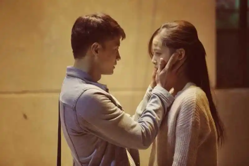 《拥抱星星的月亮》唐曾:追逐一生的爱情是自私or执着?