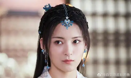 演过陈情令凭倚天屠龙记小有名气23岁的她越来越红