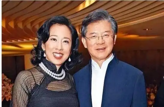 朱玲玲躲过霍家内斗二嫁百亿豪门如今成为人生赢家