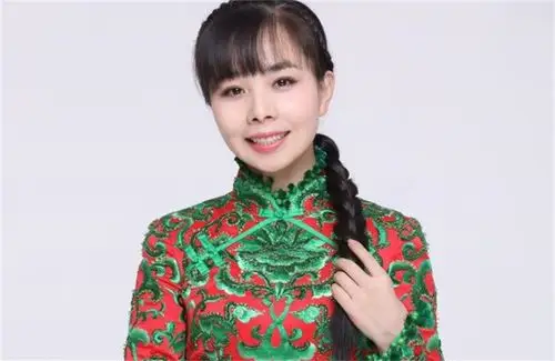 出名选择回家种地如今国家一级演员王二妮出现新情况